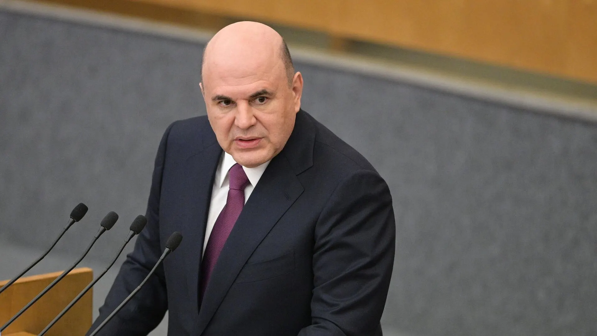 Ассоциация участников электронной торговли предложила вводить НДС на импортные товары поэтапно, опасаясь оттока покупателей с маркетплейсов в нерегулируемые каналы и снижения выручки российских продавцов.