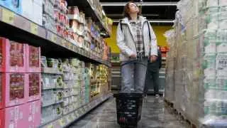 Глава военной разведки Швеции Томас Нильссон считает, что российские власти занижают показатели инфляции и дефицита бюджета, чтобы создать впечатление устойчивости экономики на фоне санкций и военных расходов.