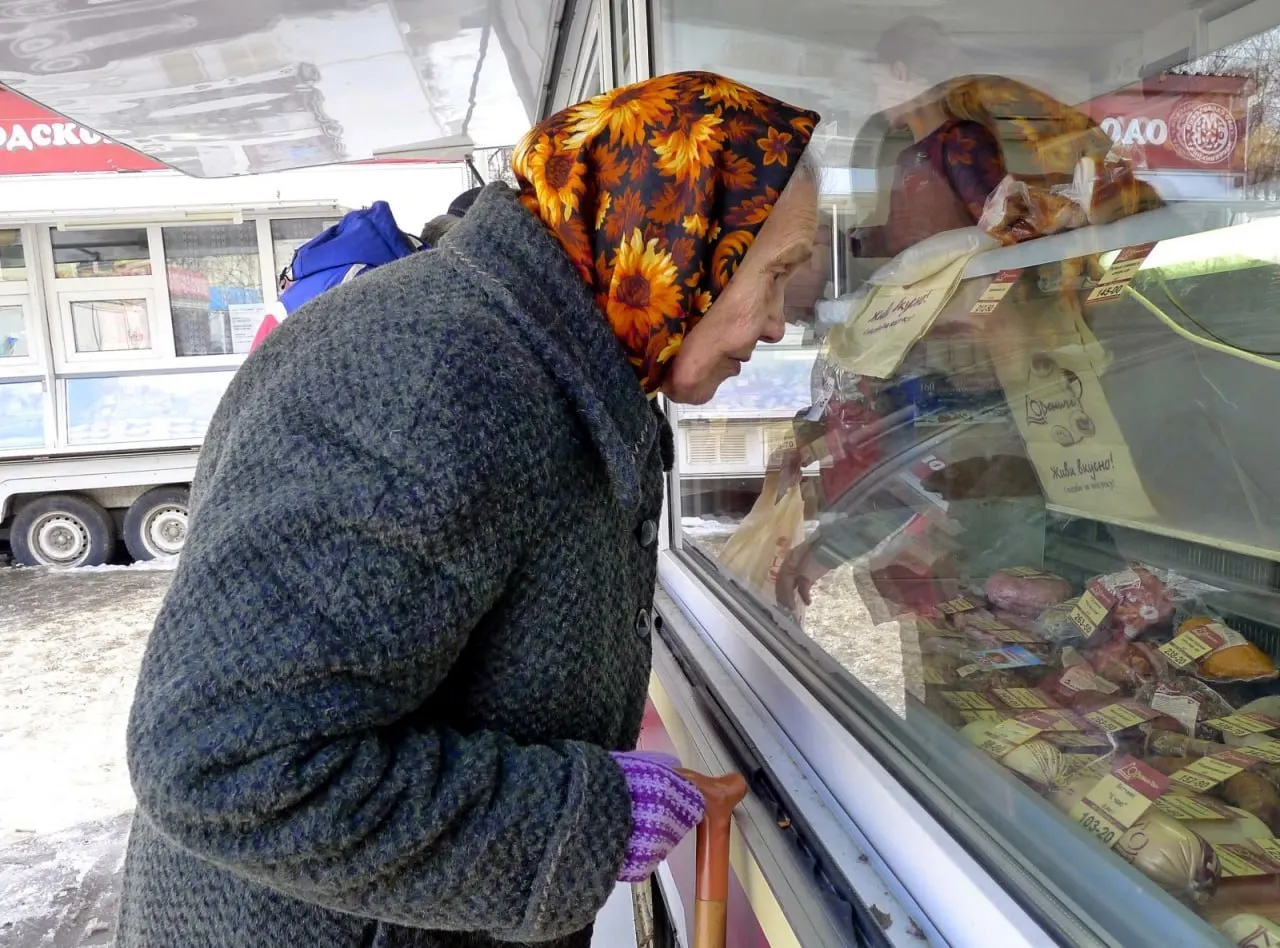 Официальная статистика: в 2025 году на продукты в Чувашии потратили около 164 млрд 874,3 млн рублей — примерно по чуть более 143 тыс. рублей на человека.