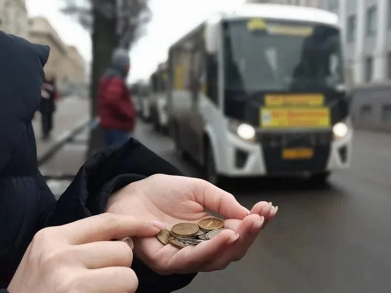 Тарифы на проезд в общественном транспорте Барнаула останутся без изменений: возможный пересмотр не ранее мая 2027 года.