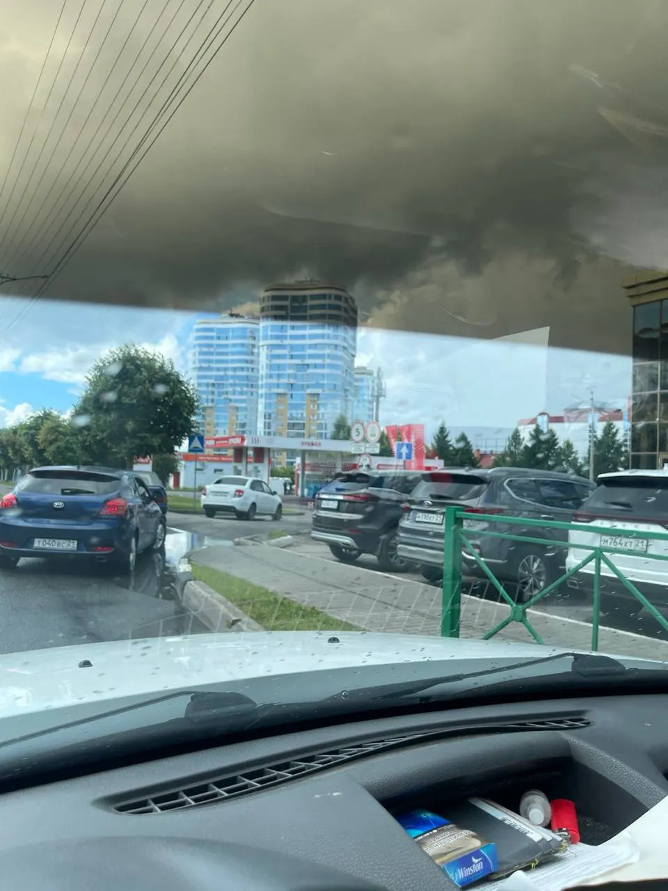 Минпромэнерго Чувашии официально признало дефицит топлива, ввело ограничения на выдачу бензина, но конкретных сроков нормализации не назвало. При этом розничные цены продолжают расти.
