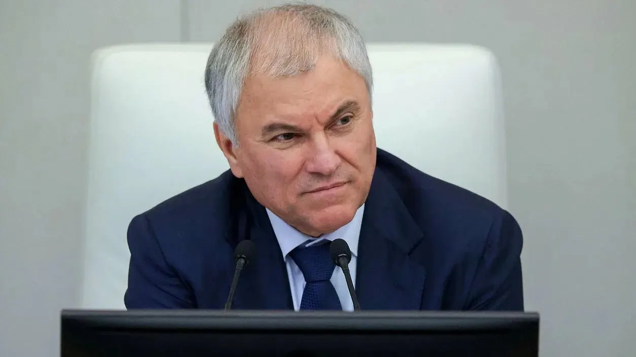 В регионах возобновились поставки топлива сельхозпредприятиям, увеличиваются лимиты и смягчаются ограничения, сообщил Володин.