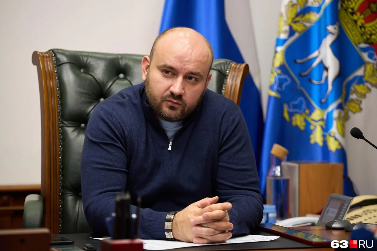 Губернатор отметил стабилизацию поставок топлива и раскритиковал непоследовательность ограничений; власти переводят меры в формат временных, а компании наращивают поставки.