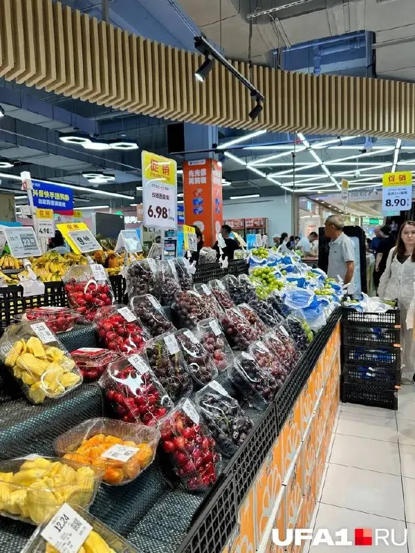 Студентка из Уфы провела месяц в Пекине и перечислила цены на популярные напитки и блюда. По её данным по всем позициям Пекин оказался дешевле.