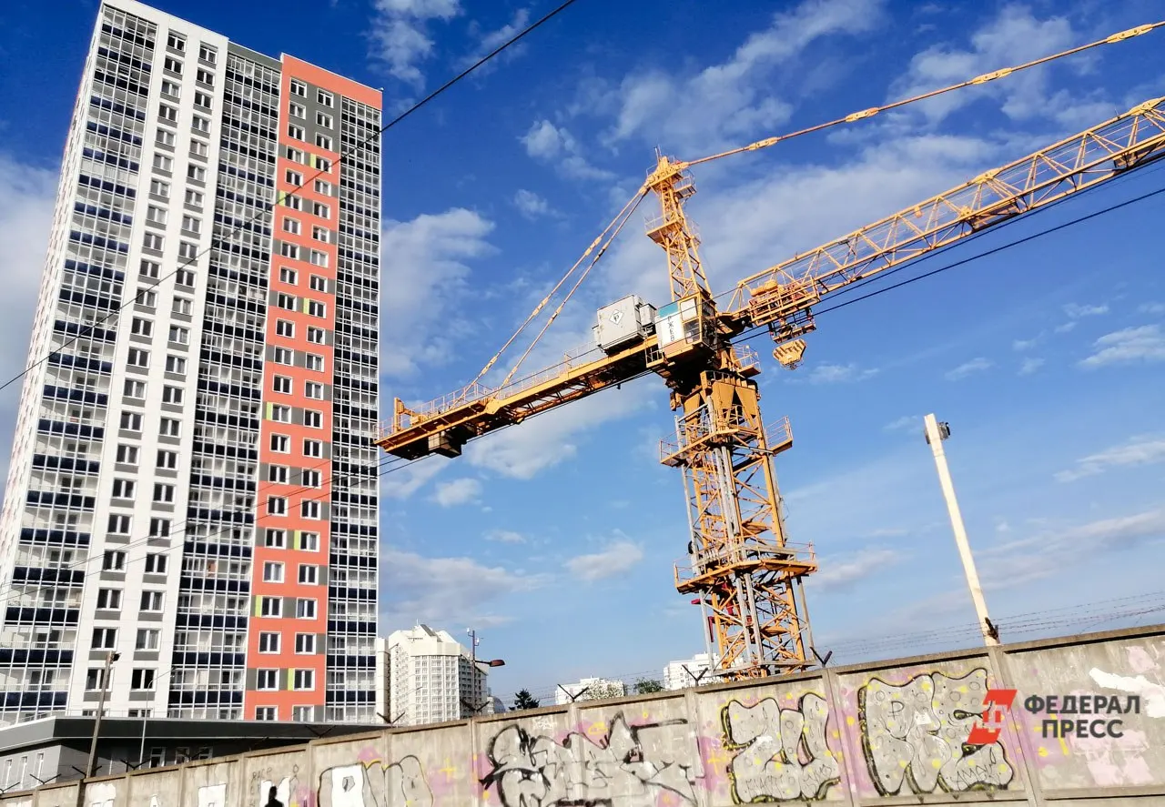 По прогнозам отраслевых экспертов, к лету 2027 года стоимость квадратного метра новых квартир достигнет около 352 тыс. рублей — рост примерно 11%.