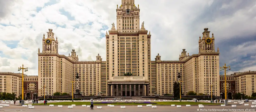 Кампании 2026 года показывают рост конкуренции за бюджетные места, расширение квот для участников конфликта и растущую роль обучения за пределами России как альтернативы.