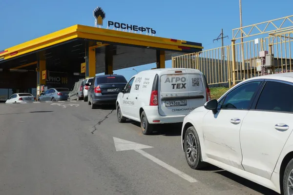 По состоянию на 24 августа АИ-95 был доступен на примерно 22% АЗС, в отдельных регионах сохраняется дефицит и растут цены на бензин и дизель. Данные показывают региональные различия и давление на рынок топлива.