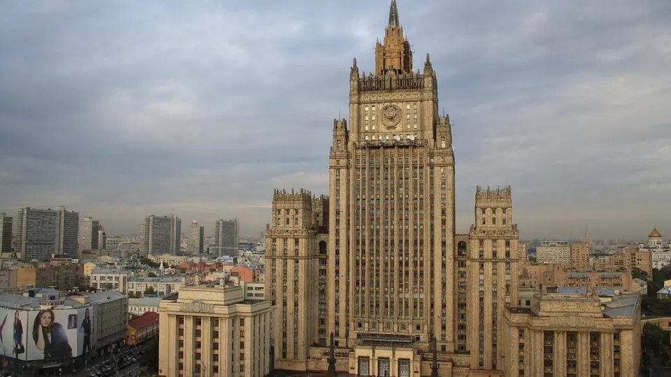 Рост сборов за выход из гражданства РФ за рубежом существенно вырос. Сравнение с процедурами в США и цифры по разным странам.