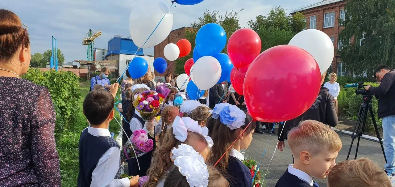 Расходы на подготовку к школьному году в Омске выросли на 10% за год: средний чек достиг 16 000 рублей, за семь лет сумма почти удвоилась.