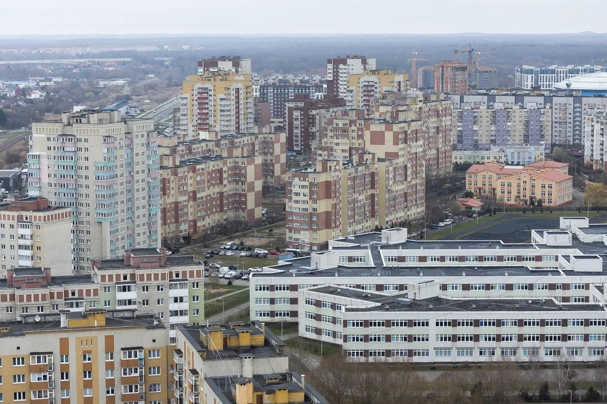 Согласно данным анализа сервиса бронирования, Калининград вошёл в топ-10 городов по бронированию посуточной аренды на праздники; в России спрос за первую неделю ноября вырос примерно на 4%.
